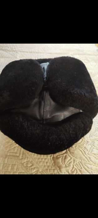 Шапку-ушанку цигейковую продаю