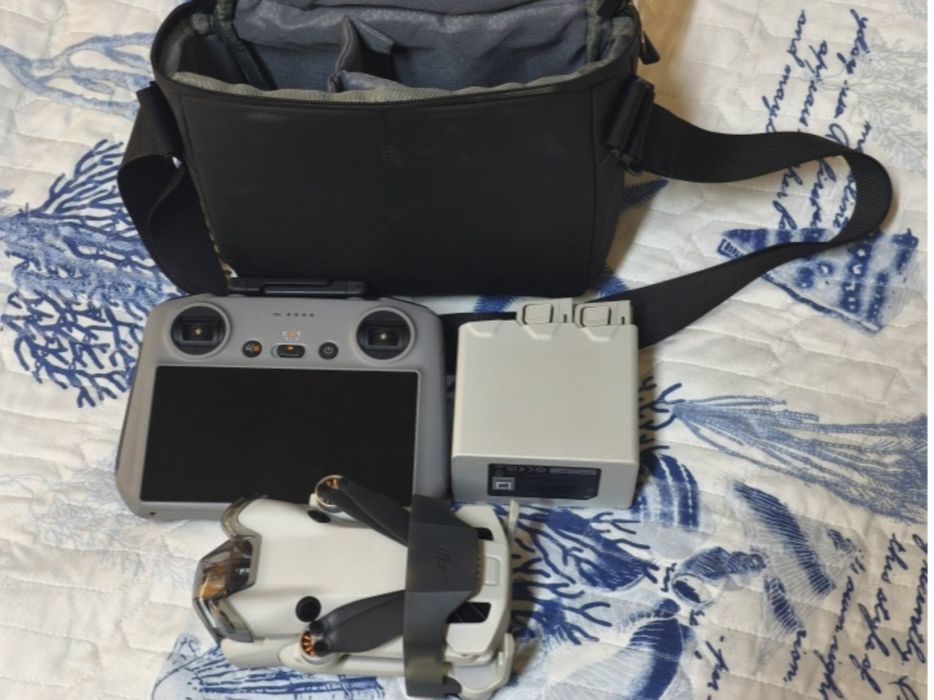 Дрон DJI Mini 4 Pro Fly More Combo Plus (DJI RC 2) белый