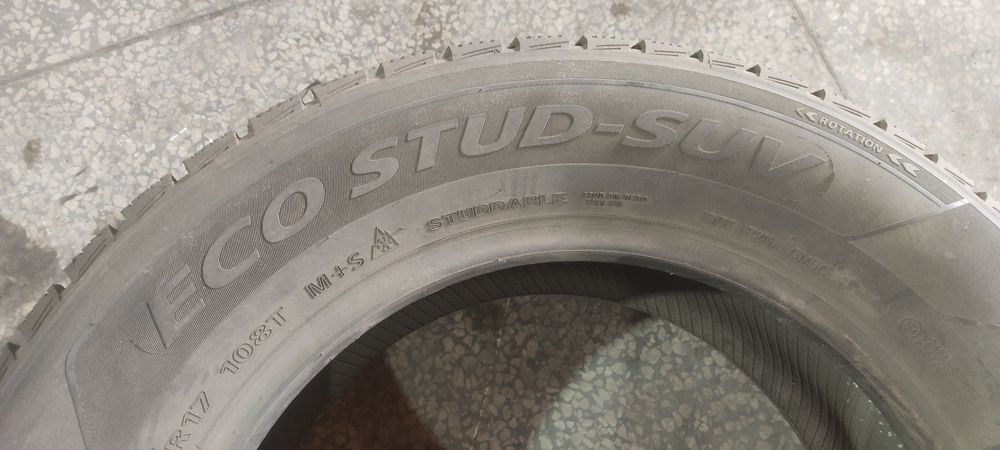 Продам шины 235/65/17