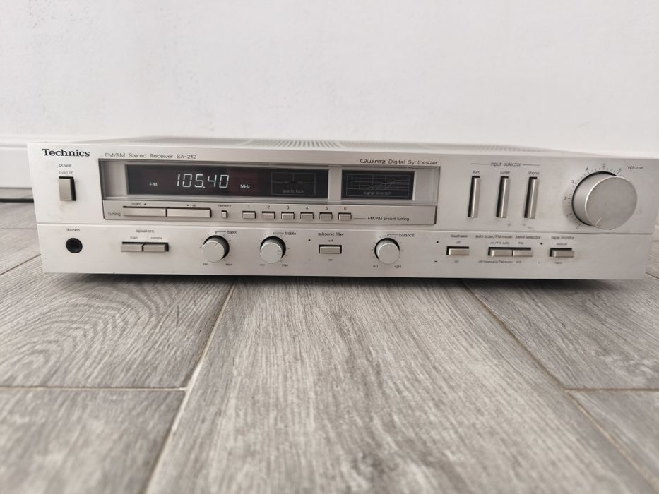 Receiver Technics SA 212