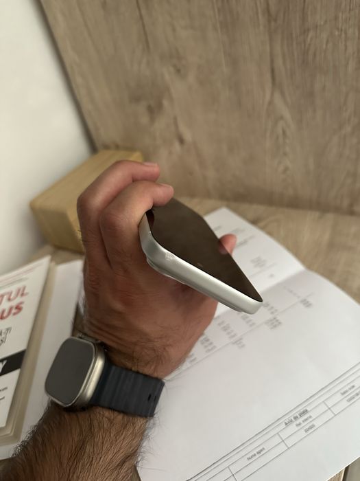 Vand iPhone 17 Pro Silver Factura/Garantie, 22 cicluri