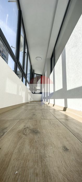 Продава се Тристаен апартамент в Варна, Център - 95 кв.м за 2315 €/кв.м - Снимка #11