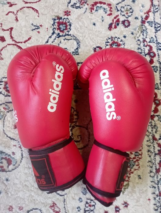 Боксерские перчатки