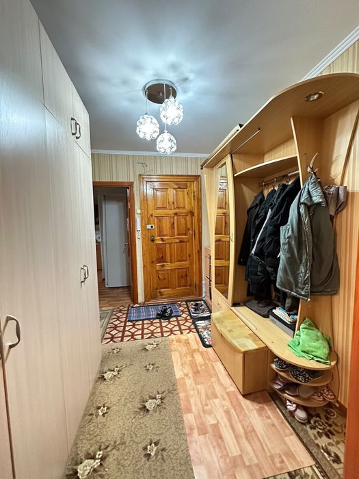 Продам 3х комнатную, 20 мкрн
