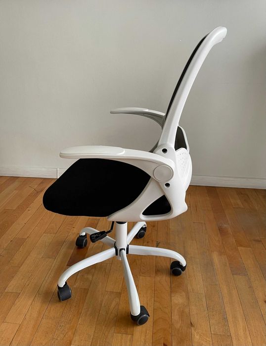 Офис стол мрежа.