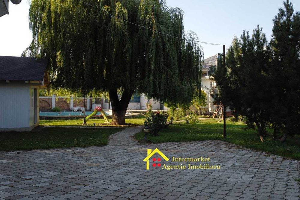 De inchiriat Vila cu spatiu generos