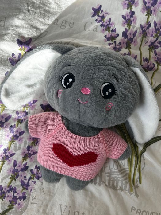 Новая игрушка зайка