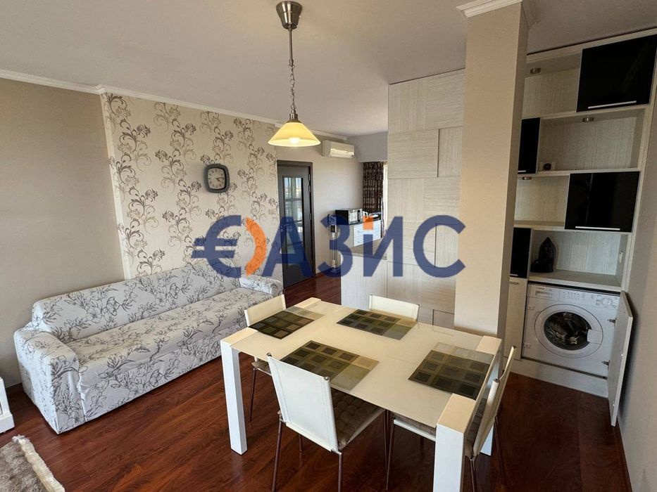 Продава се Тристаен апартамент в Свети Влас - 179 кв.м за 627 €/кв.м - Снимка #11