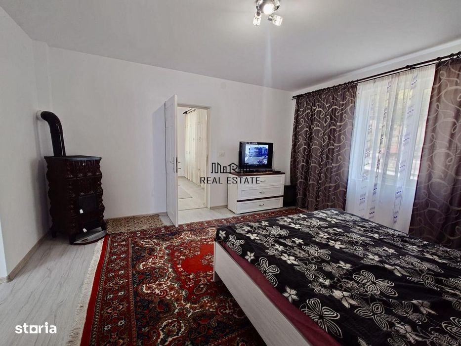 Doua case, teren si padure in Mihaileni - Buces