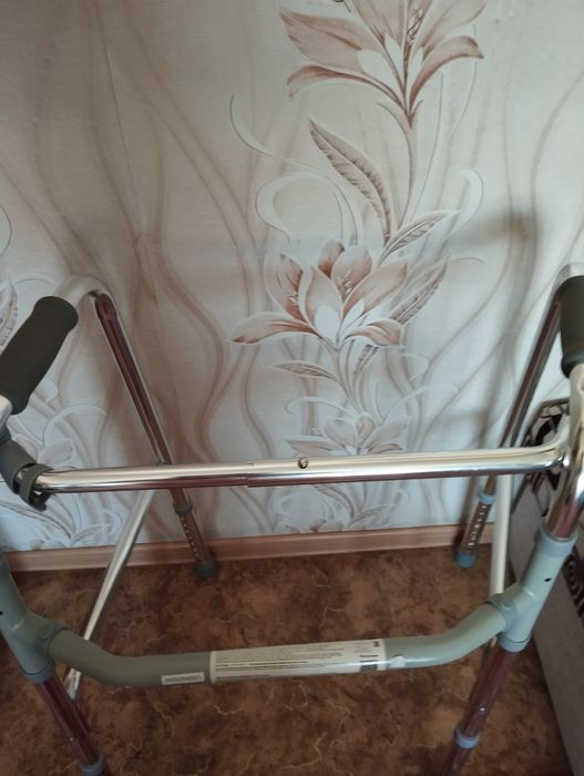 Продам ходунки в идеальном состоянии