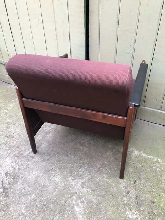 футьойл,табуретки,столове и ..