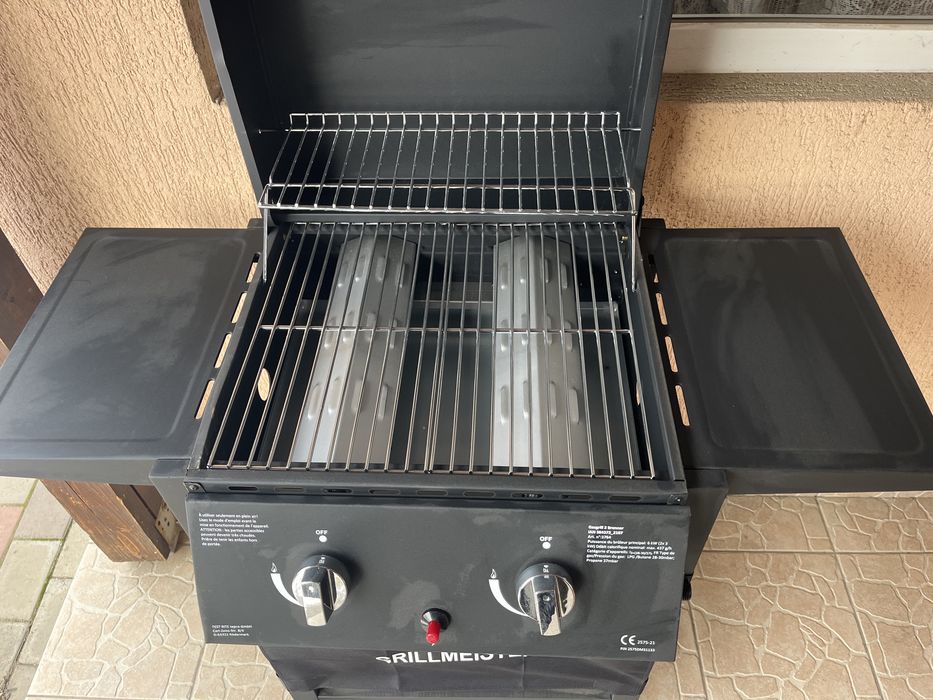 Vand gratar GrillMeister cu 2 arzatoare