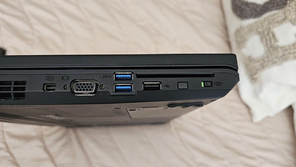 Лаптоп Lenovo T530i SSD 1TB i5 8GB RAM + LT1423p Монитор + Екстри