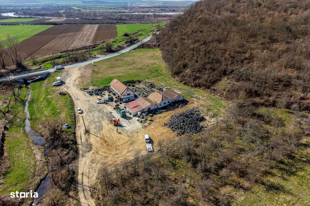 1,2 ha teren comercial/industrial cu hale in Baratca Paulis Arad