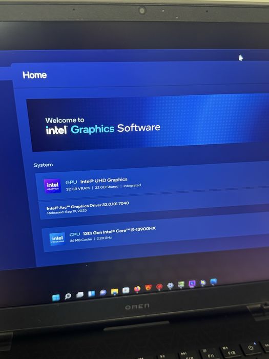 HP OMEN RTX 4090 de 16GB Display 17.3 cu 3K I9-13900HX 32CPU RAM 64GB