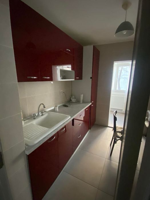 De inchiriat - Apartament 3 camere etajul 1 pacrurari