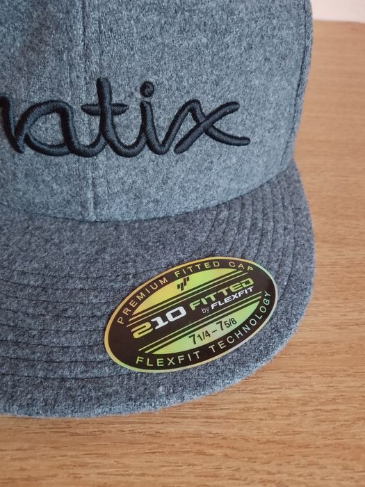 Caciula Baseball 210 Fitted by Flexfit - Matix