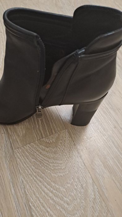 Продам сапоги весна