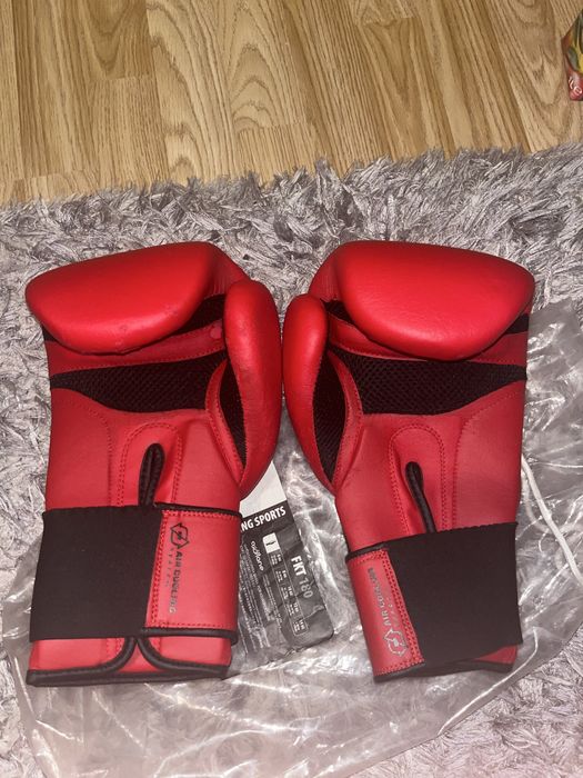Mănuși + fașe BOX 14 oz Domynos și Venum