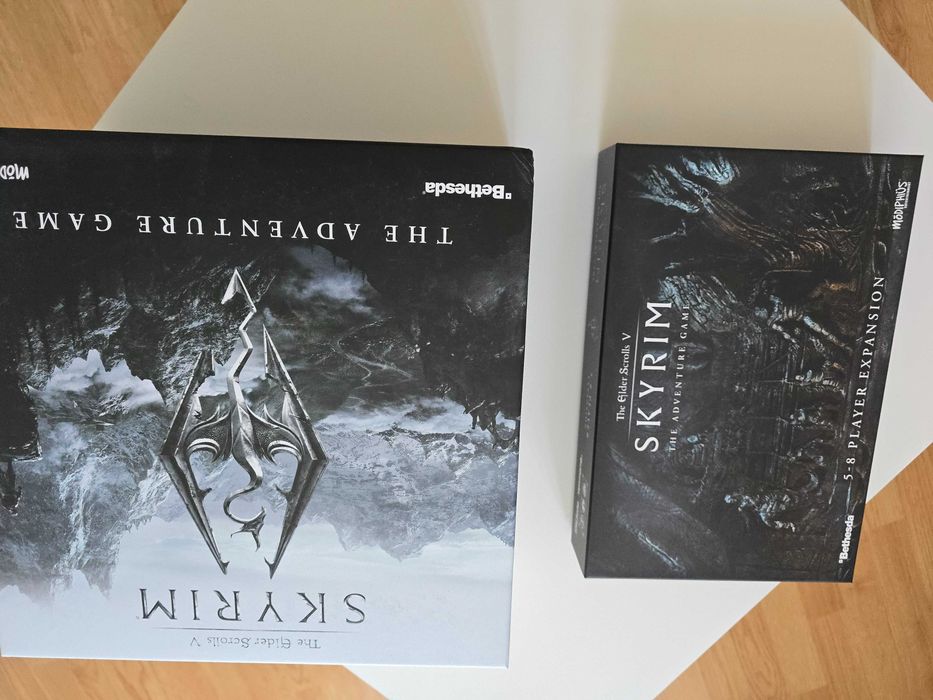 The Elder Scrolls V: Skyrim – The Adventure Game + extensie 5–8 jucători + playmat - Boardgame