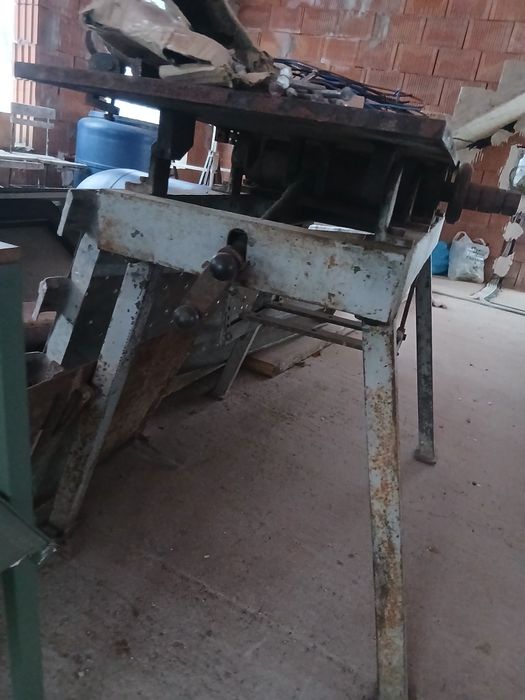 Abric de fier de vânzare