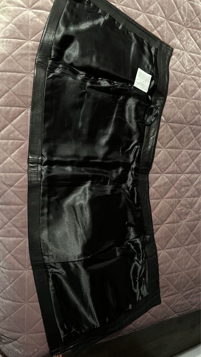 Fusta Levi’s din piele naturala groasa