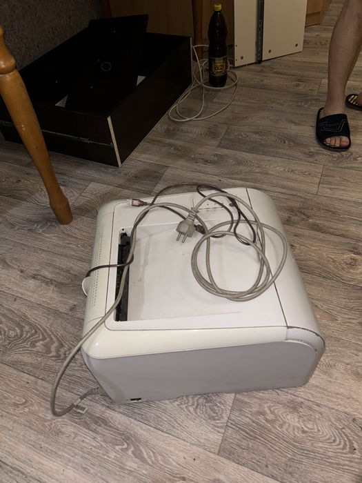 Принтер Canon F151700, работает, нет красок