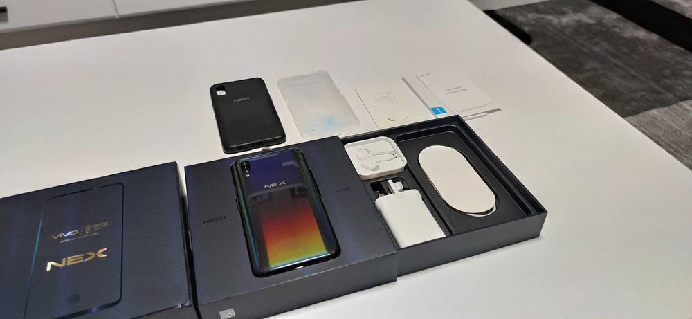 Smartphone premium Vivo Nex S,cutie,impecabil .