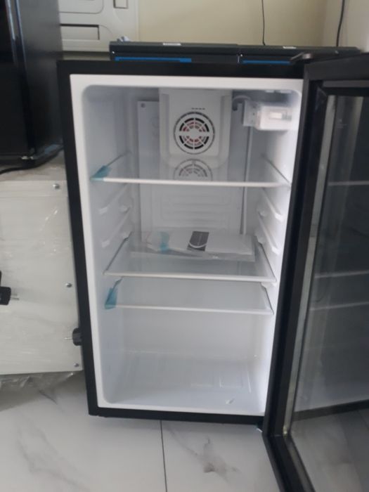 Mini holodilnik /mini bar