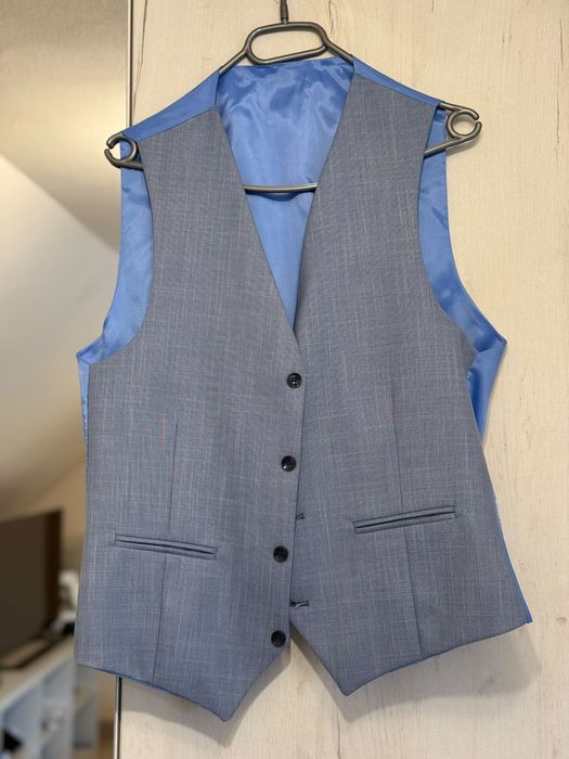 Costum albastru