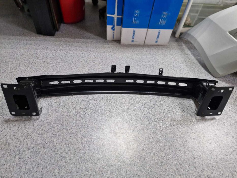 Усилитель бампера Skoda Octavia A7