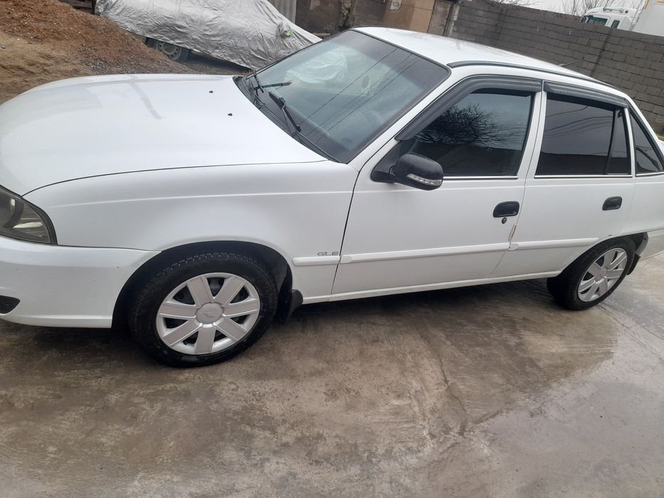 Машина Нексия 2013 идеал сост