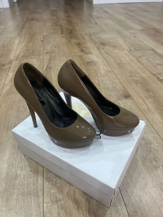 Продам туфли 35-36