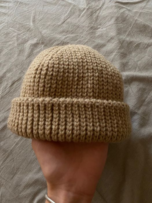 Плетен комплект от шапка и ръкавици