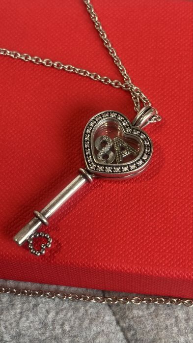 Сребърно колие Pandora 925  ключ сърце