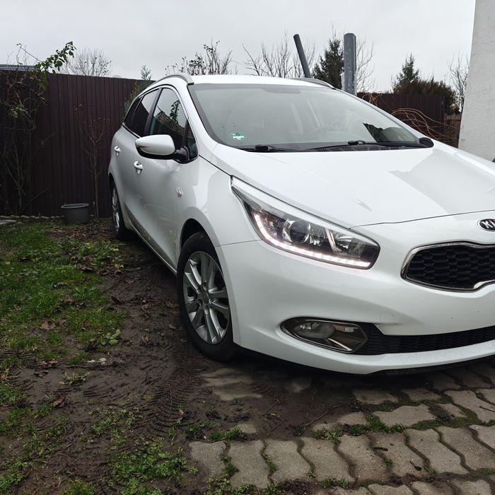 Kia CEED 2015  1.6 crdi  alb perlat