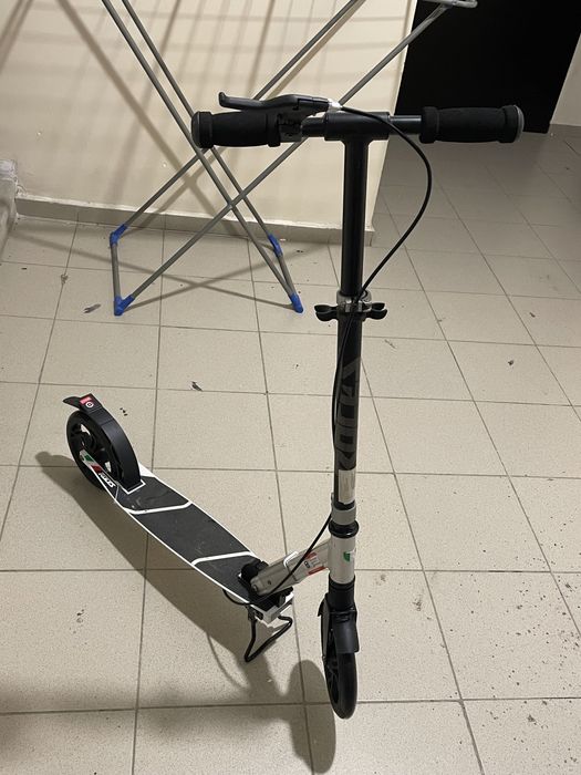 Продам новый самокат Roces