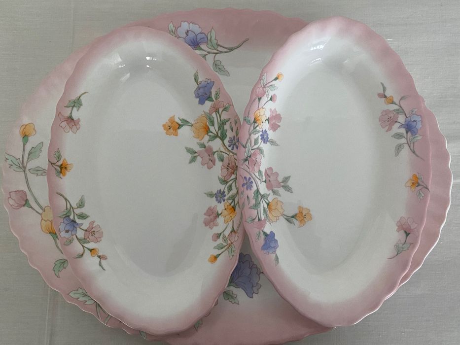 Набор овальных тарелок