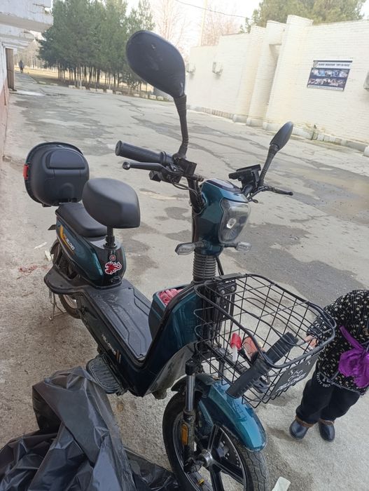 Elektroskuter sotiladi