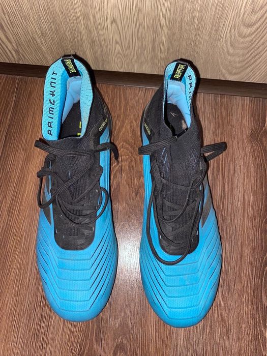 Ghete de fotbal adidas predator.