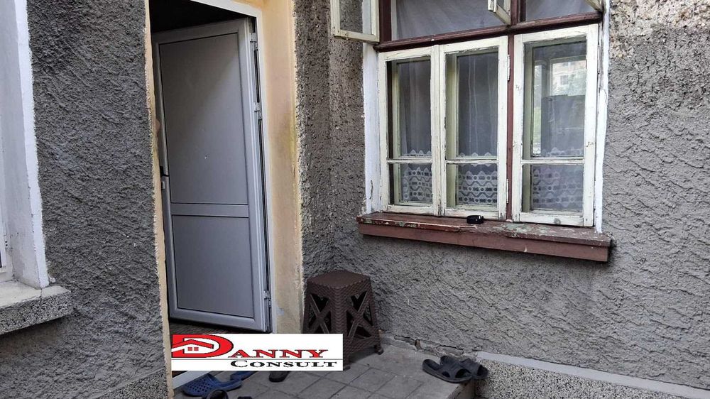 Едноетажна къща с двор в гр. Горна Оряховица, кв. ”Гарата”