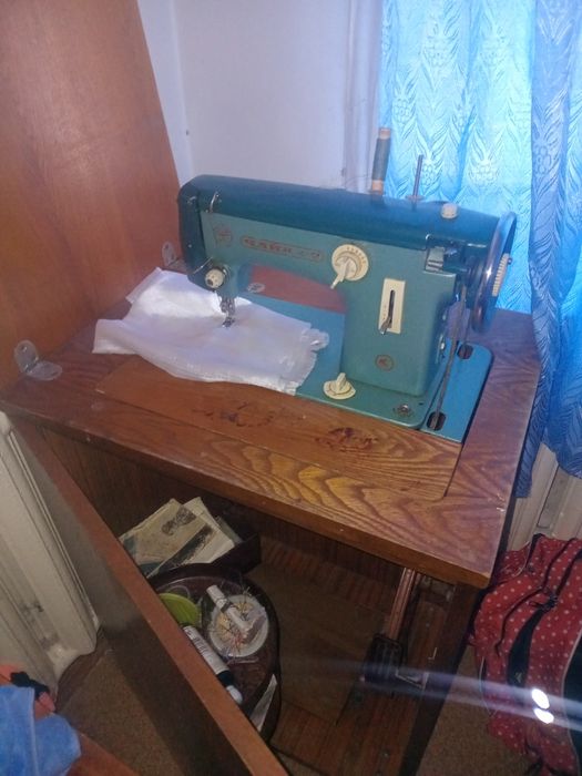 Чайка .швейная машинка.