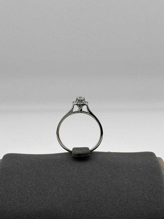 Кольцо с бриллиантом 0,22 карат