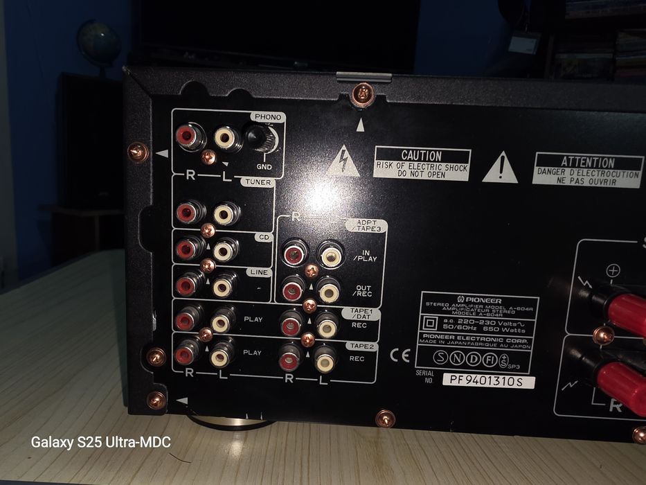 Vând amplificator audio stereo Pioneer A604 R-made in Japonia, cu telecomanda