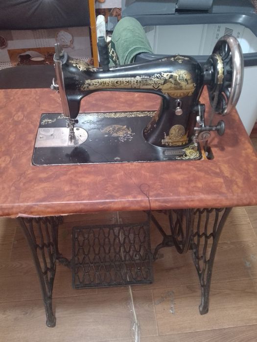 Швейная машинка   ножная