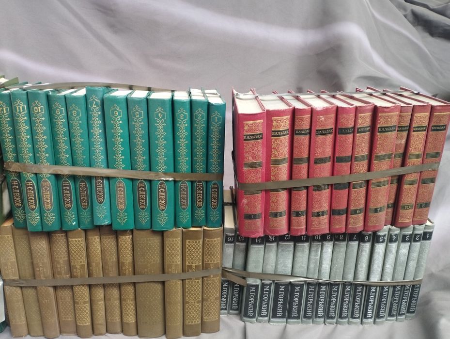 Продам книги много