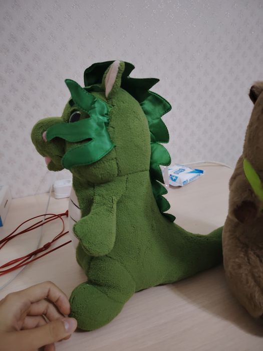Мягкие игрушки дракон и капибара