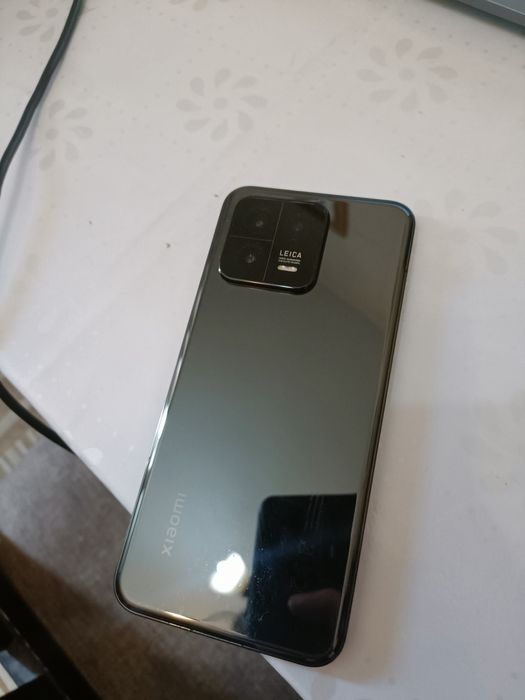Xiaomi 13 8/256 глобальная версия