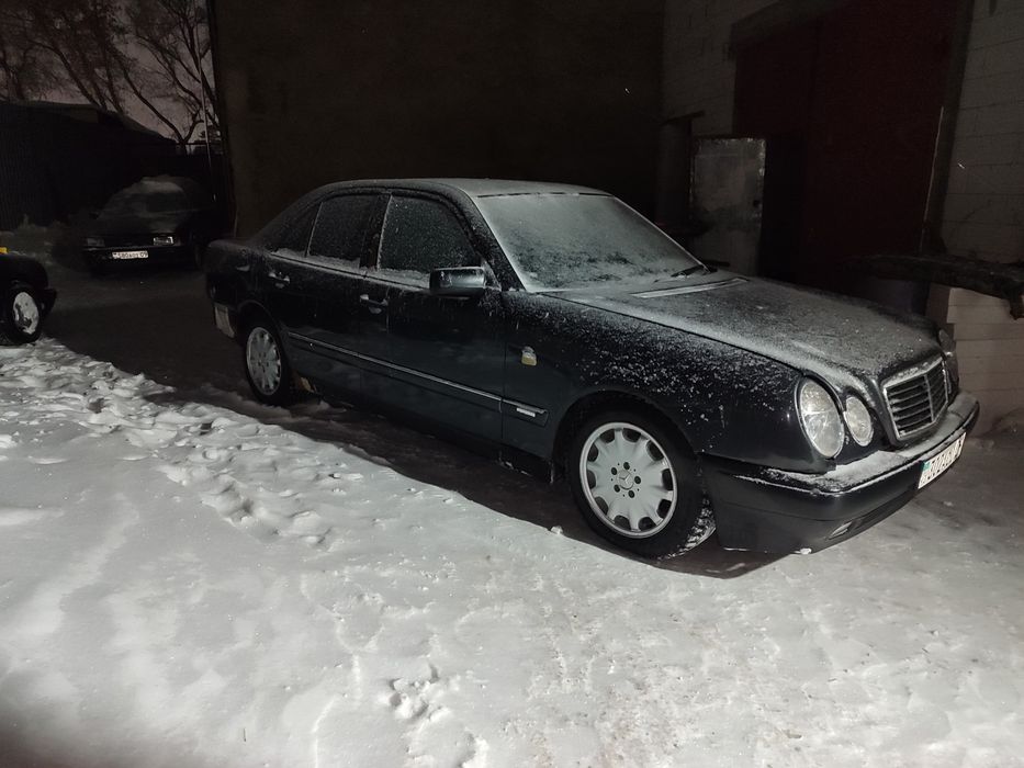 Запчасти на Мерседес W210 лупар