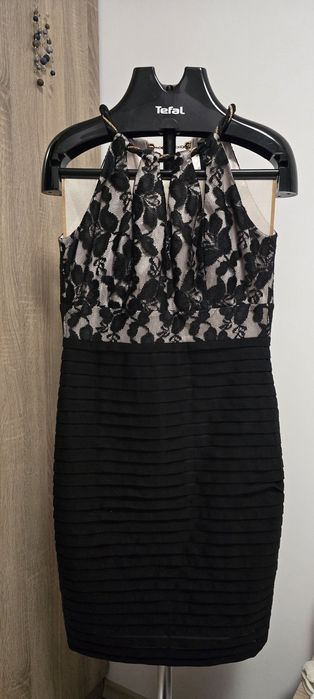 Вталена еластична рокля